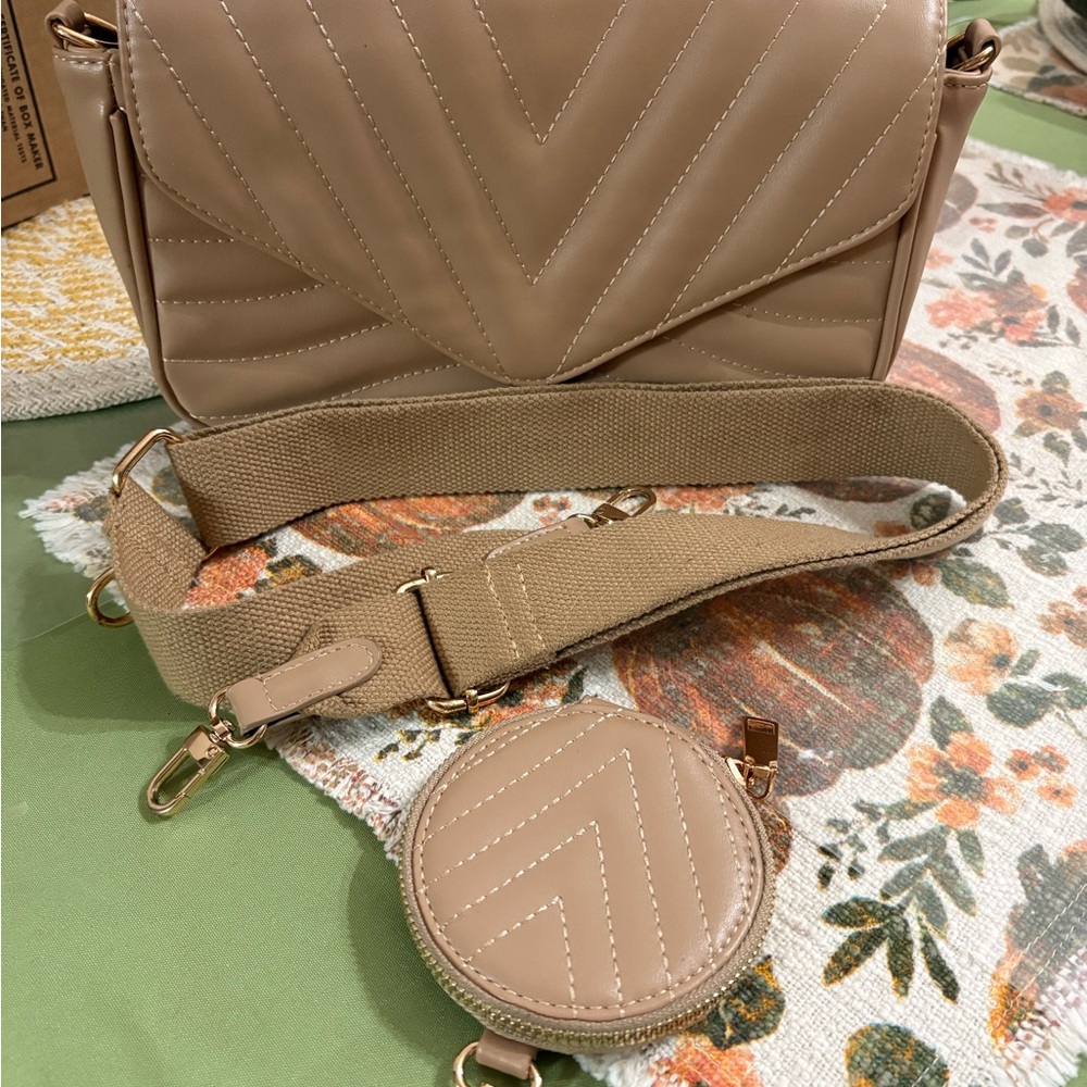 Elegant Tan Quilted Women's Bag Set
